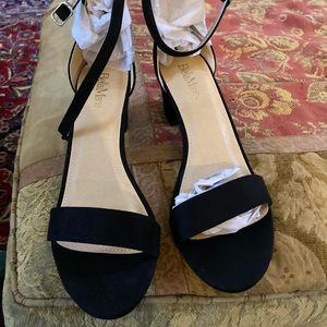 NIB Bella Marie open-toed black Suede ankle-strap sandals with chunk heel.